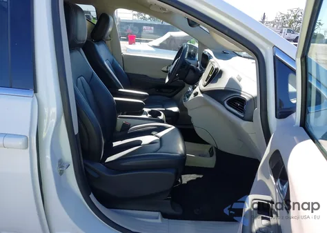 2024 Chrysler Pacifica Hybrid Select from USA, damaged, VIN 2C4RC1S74RR158309